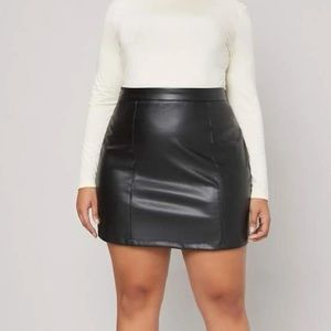 SHEIN Privé Plus High Waist PU‎ Leather
Skirt